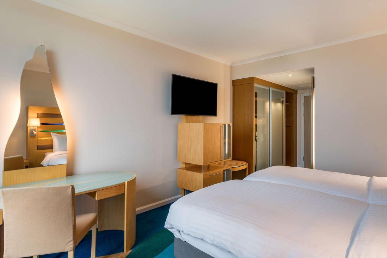 Отель Radisson Blu London Stansted Airport