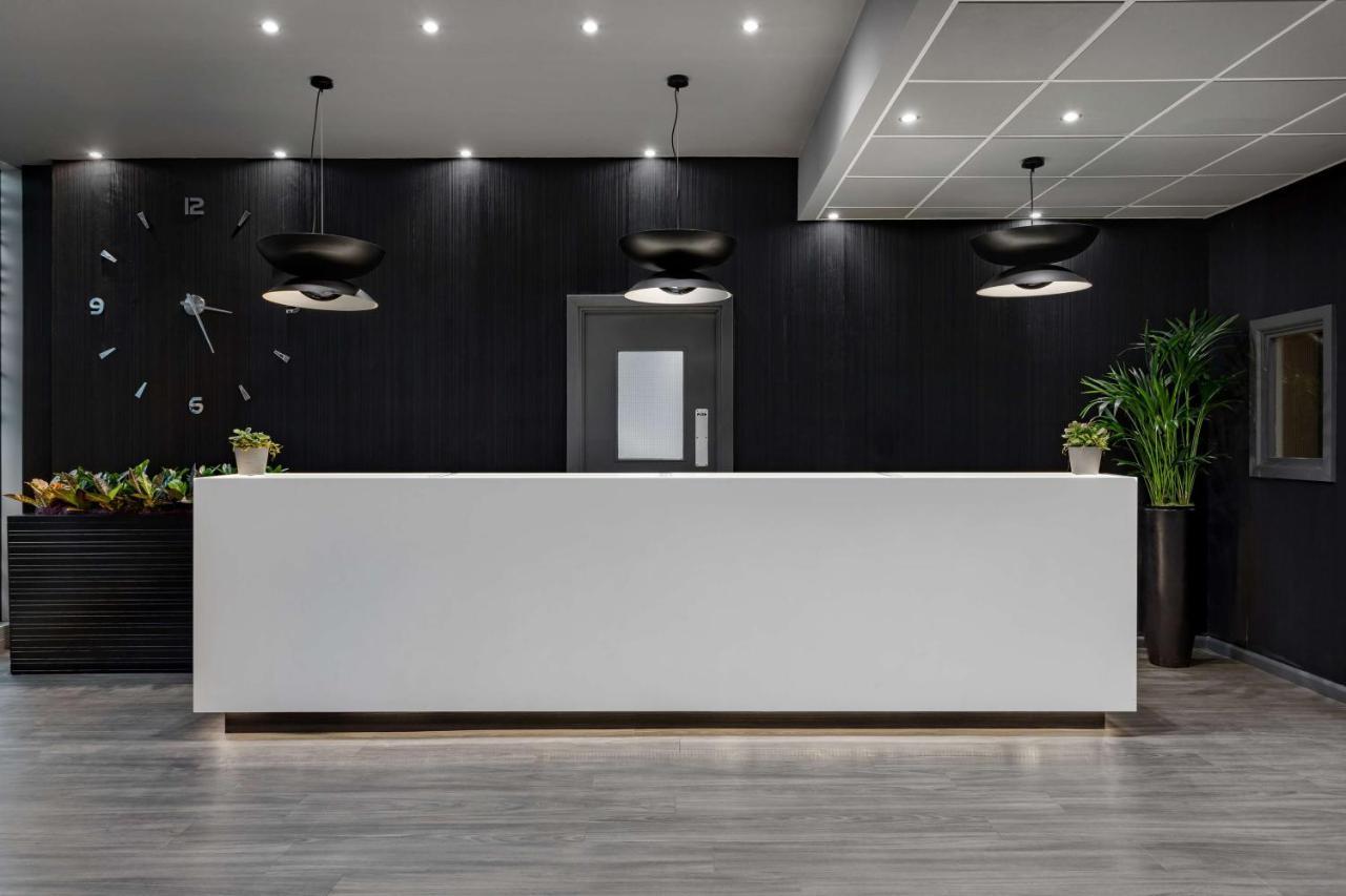 Отель Radisson Blu London Stansted Airport 4*